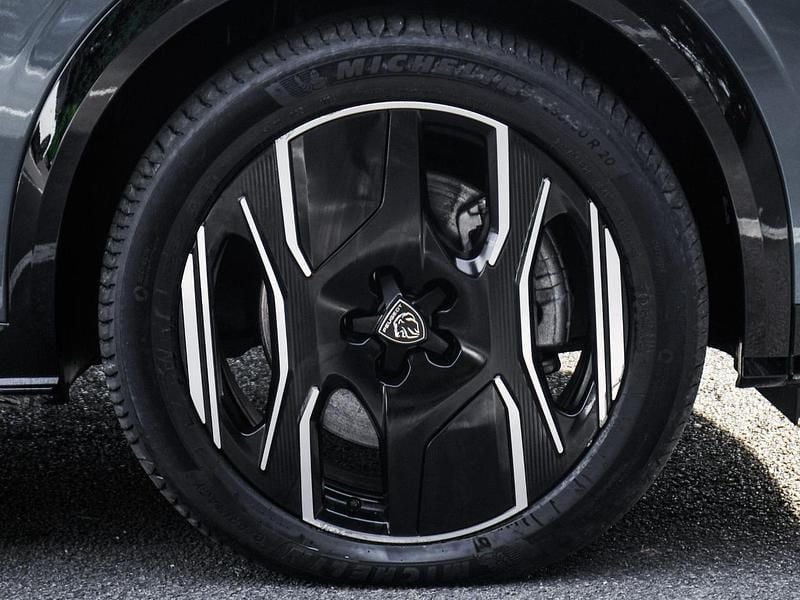 Used Peugeot e-3008 GT 152 kW (207 HP) 2024 Blue SUV