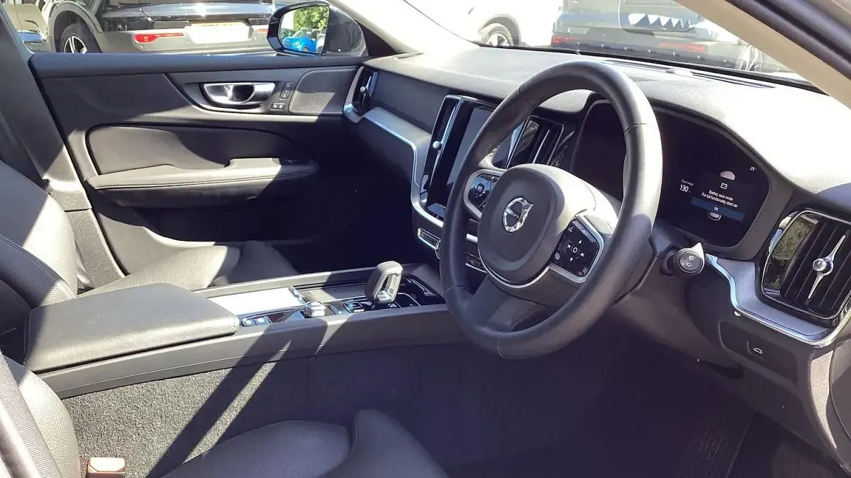 Used Volvo V60 Ultra 197 HP (144 kW) 2025 Grey Estate