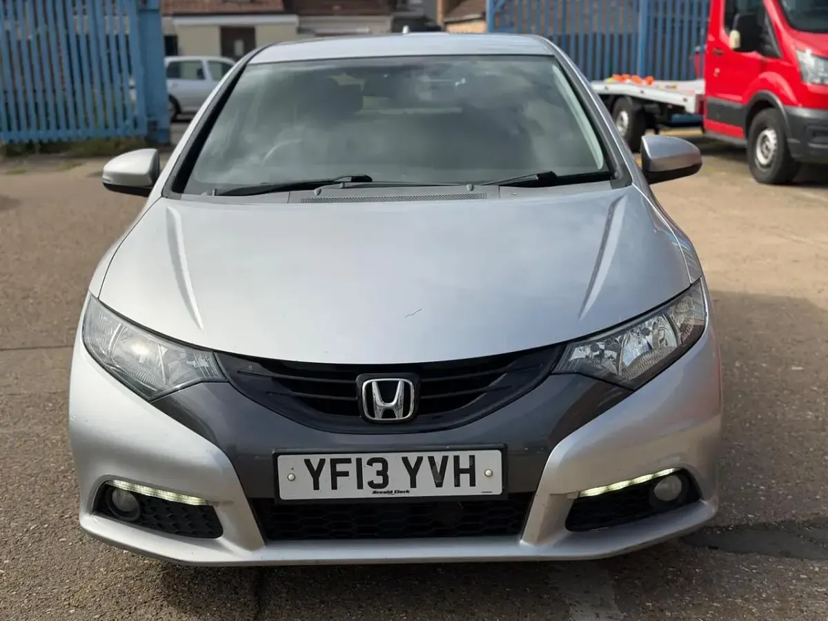 Used Honda Civic ES 150 HP (110 kW) 2013 Silver Hatchback