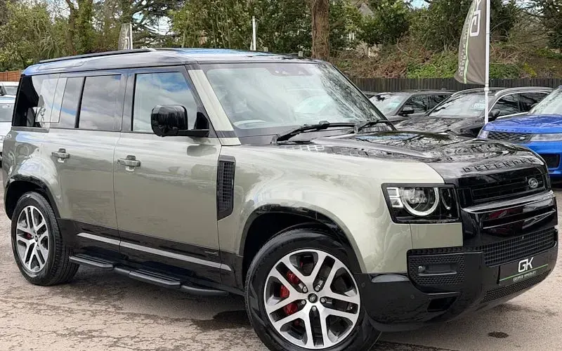 Used Land Rover Defender 300 HP (220 kW) 2024 SUV