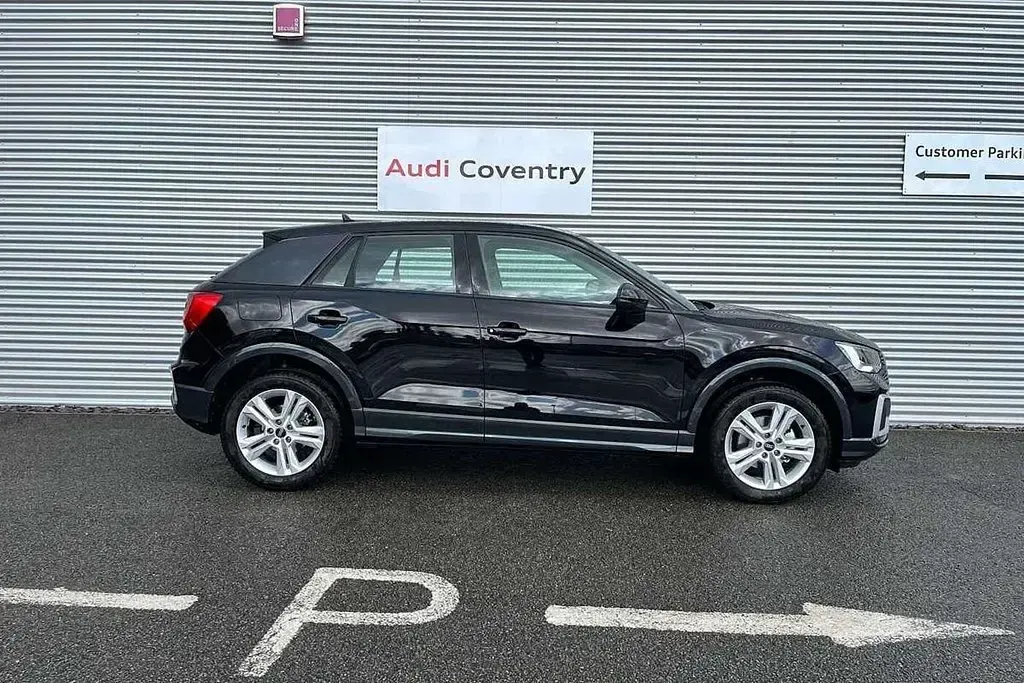 Second-hand Audi Q2 Sport 114 CP (83 kW) 2025 Negru SUV