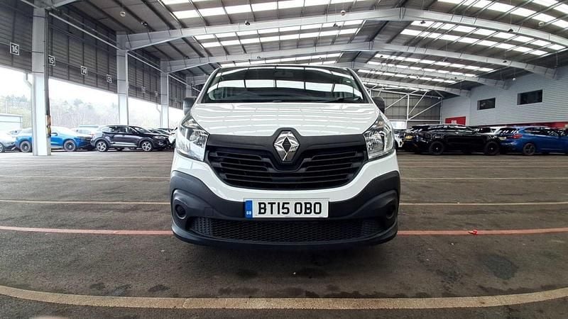 Used Renault Trafic Business 2015 White MPV
