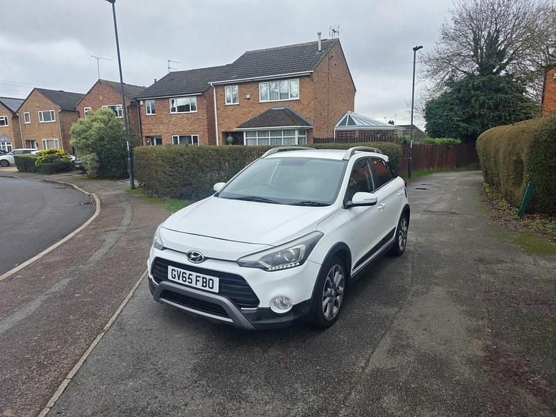 Used Hyundai i20 Active 2016 White Hatchback