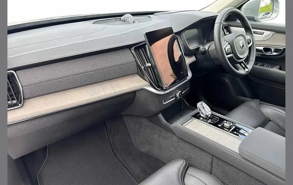 Usado Volvo XC90 Ultra 455 HP (334 kW) 2025 Cinzento SUV