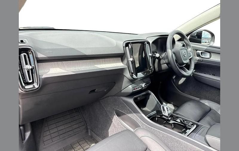 Used Volvo XC40 Ultimate 194 HP (142 kW) 2023 Black SUV