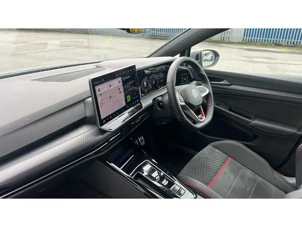 New VW Golf VIII GTI 300 HP (220 kW) 2025