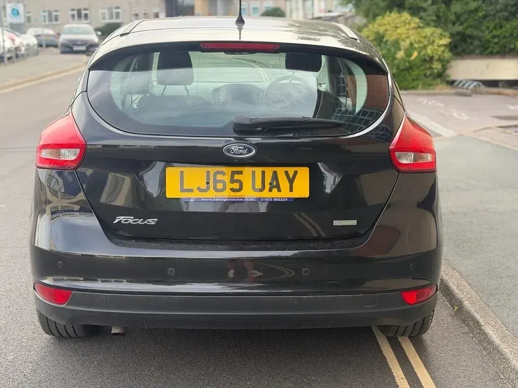 Used Ford Focus Zetec 100 HP (73 kW) 2015 Black Hatchback