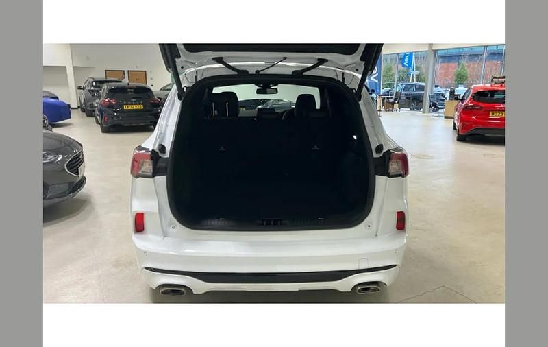 Used Ford Kuga ST-Line 190 HP (139 kW) 2023 White SUV