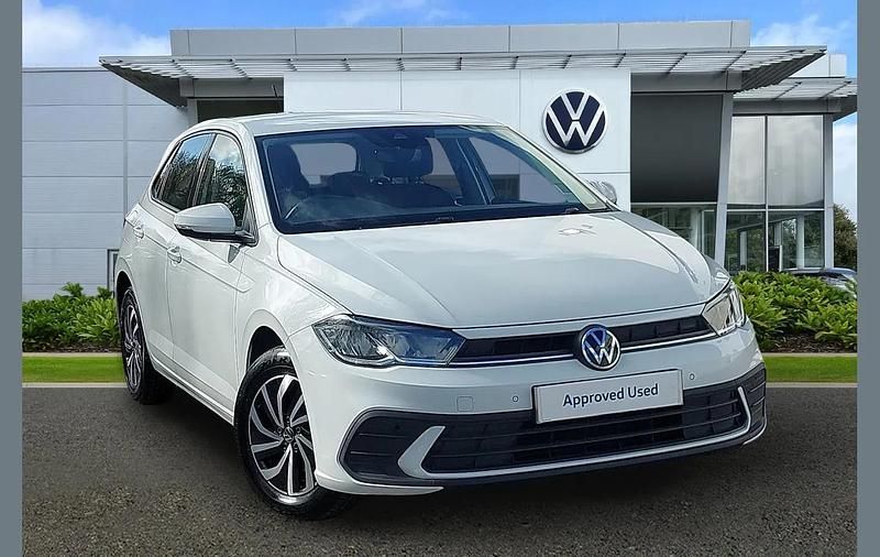Used VW Polo Life 95 HP (69 kW) 2023 White Hatchback