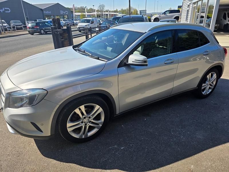 Usado Mercedes GLA200 SE 2014 Prateado SUV