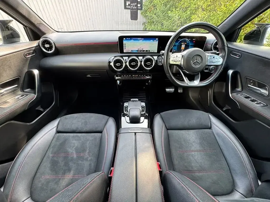 Used Mercedes A180 Executive 116 HP (85 kW) 2019 White Hatchback