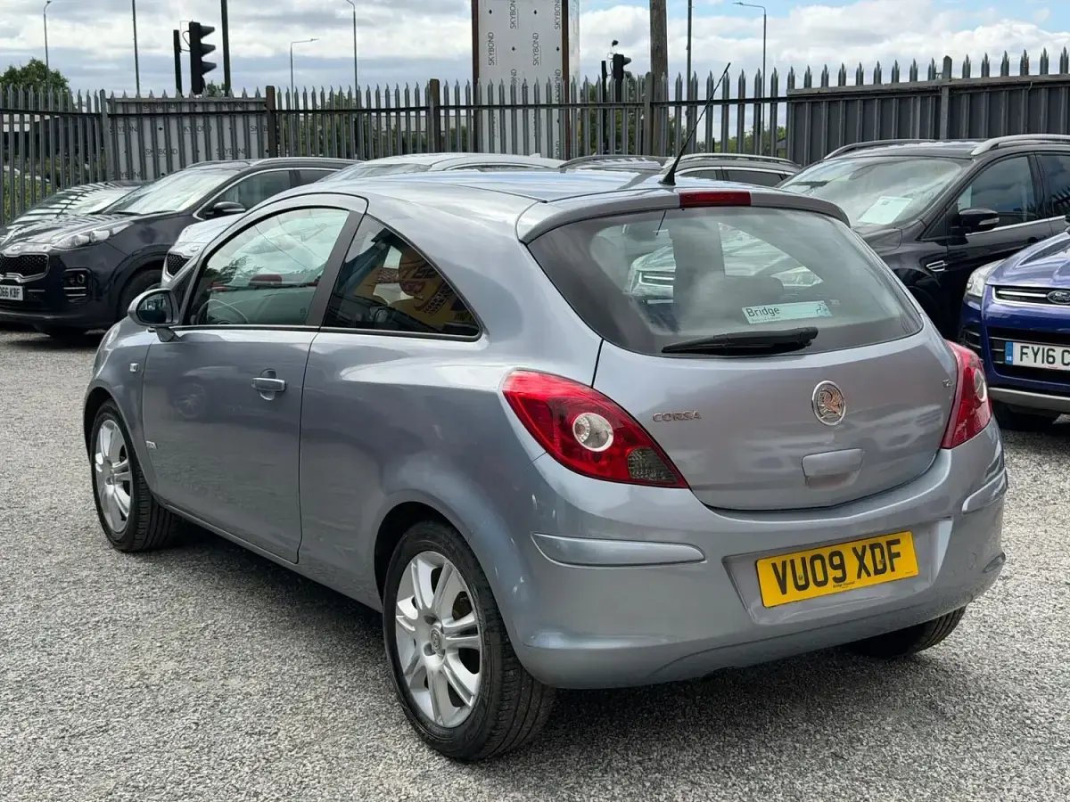 Used Vauxhall Corsa Design Edition 2009 Silver Hatchback
