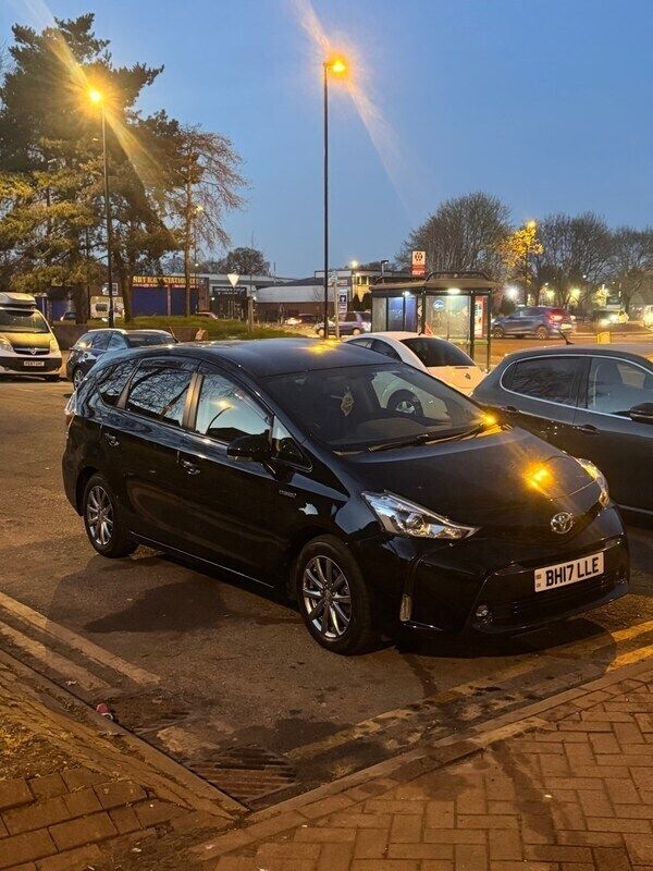 Black Used 2017 Toyota Prius Hatchback | £13,100 (A bit pricey) - Image 1/4