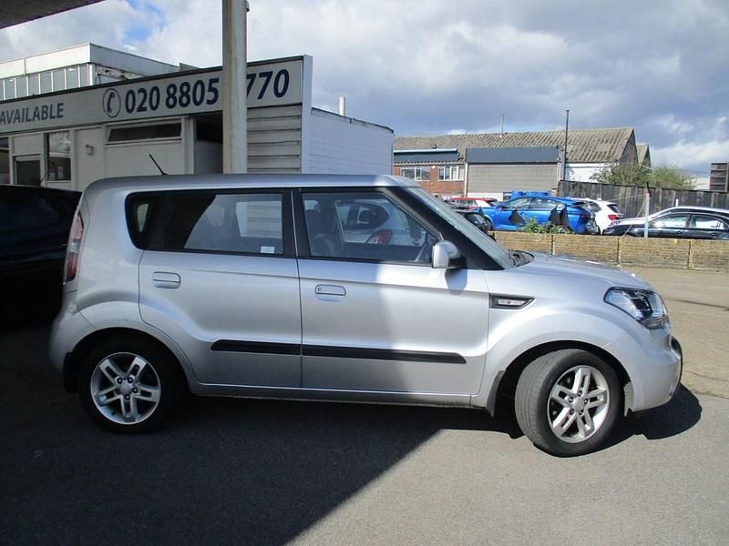 Used Kia Soul 124 HP (91 kW) 2009 Silver SUV