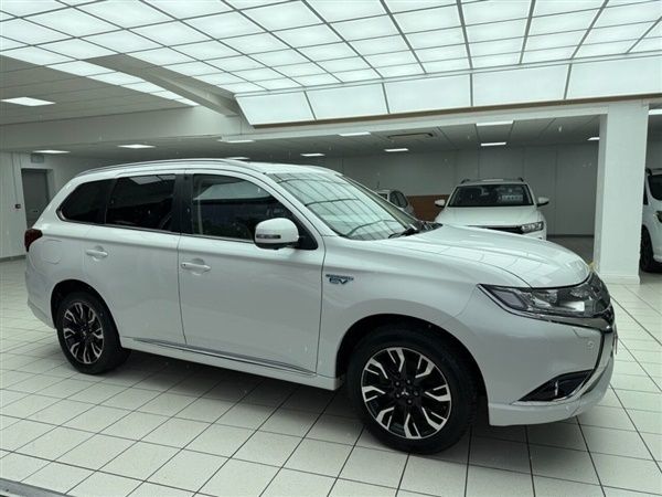 White Used 2017 Mitsubishi Outlander SUV | £12,499 (Fair price) - Image 1/1