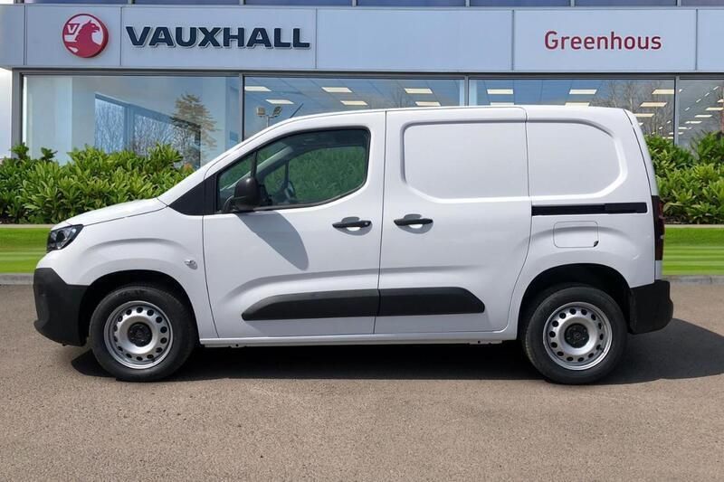 White New 2025 Peugeot Partner MPV | £17,990 (Fair price) - Image 1/4