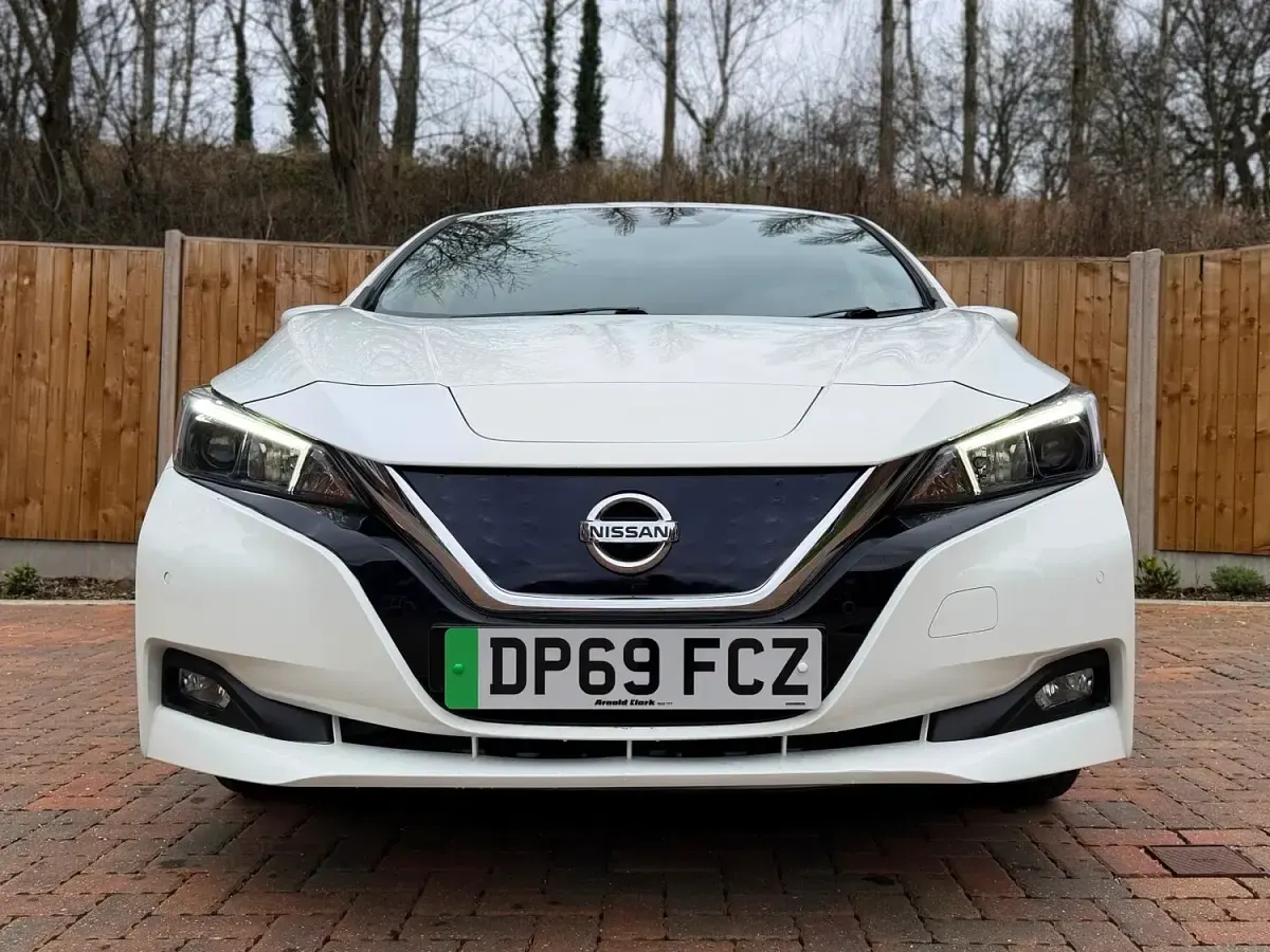Used Nissan Leaf N-Connecta 39 kW (54 HP) 2019 White Hatchback