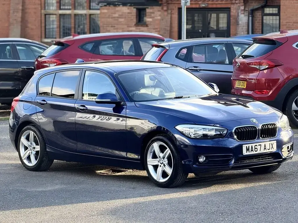 Usado BMW 118 Sport Line 136 HP (100 kW) 2017 Azul Citadino