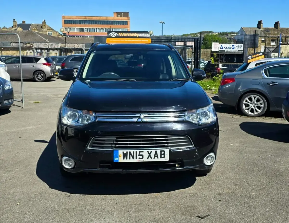 Begagnad Mitsubishi Outlander P-HEV 2015 Svart Kombi