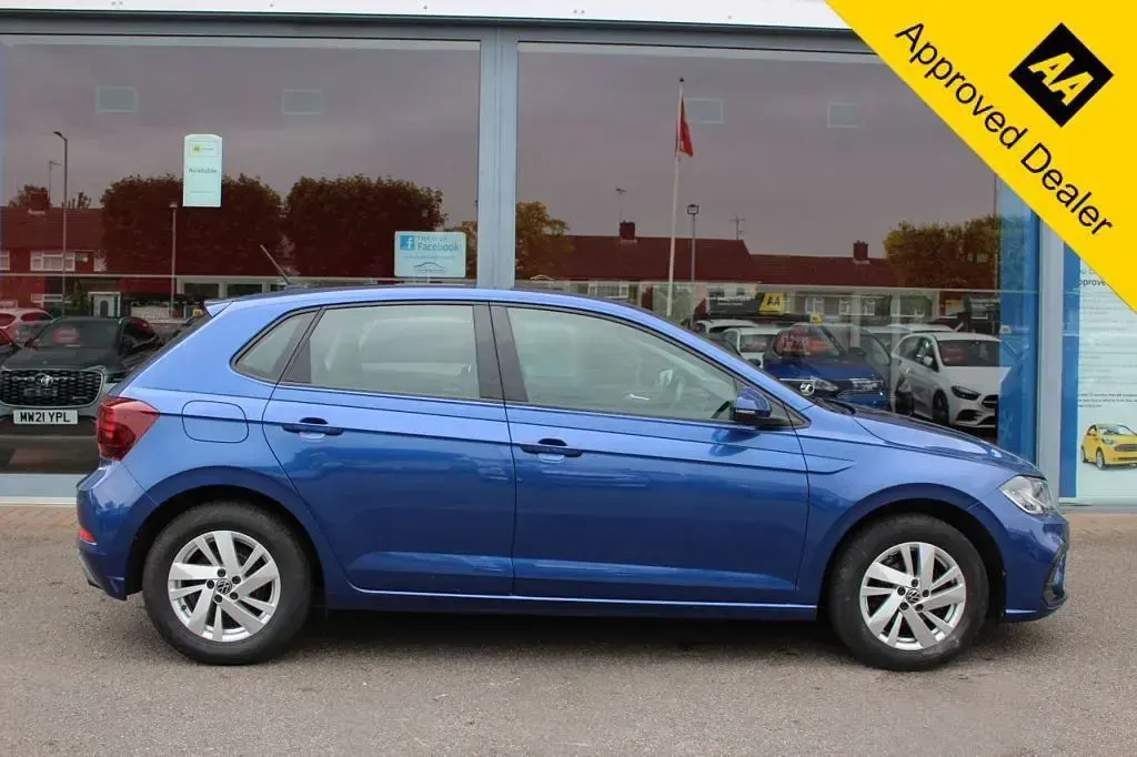 Used VW Polo Life 95 HP (69 kW) 2022 Blue Hatchback
