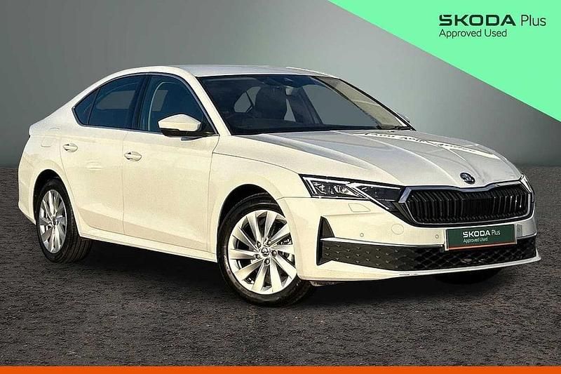 Moon white metallic Used 2024 Skoda Octavia First Edition Hatchback | £20,214 (Fair price) - Image 1/4