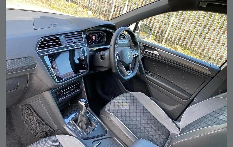 Used VW Tiguan R-line 150 HP (110 kW) 2023 White SUV