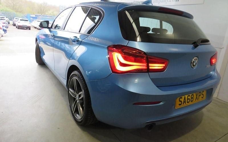 Used BMW 118 Sport Line 136 HP (100 kW) 2018 Blue Hatchback