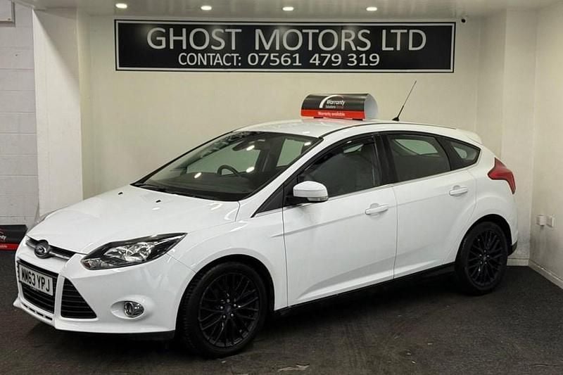 Used Ford Focus Zetec 2014 White Hatchback