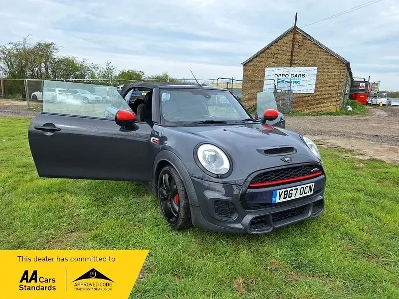 Second-hand Mini John Cooper Works Cabriolet 231 CP (169 kW) 2018 Gri Cabrio