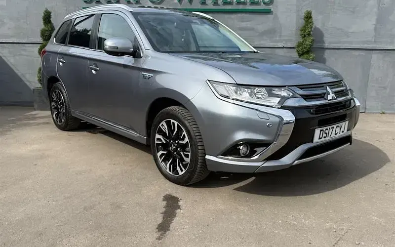Used Mitsubishi Outlander P-HEV 203 HP (149 kW) 2016 Estate