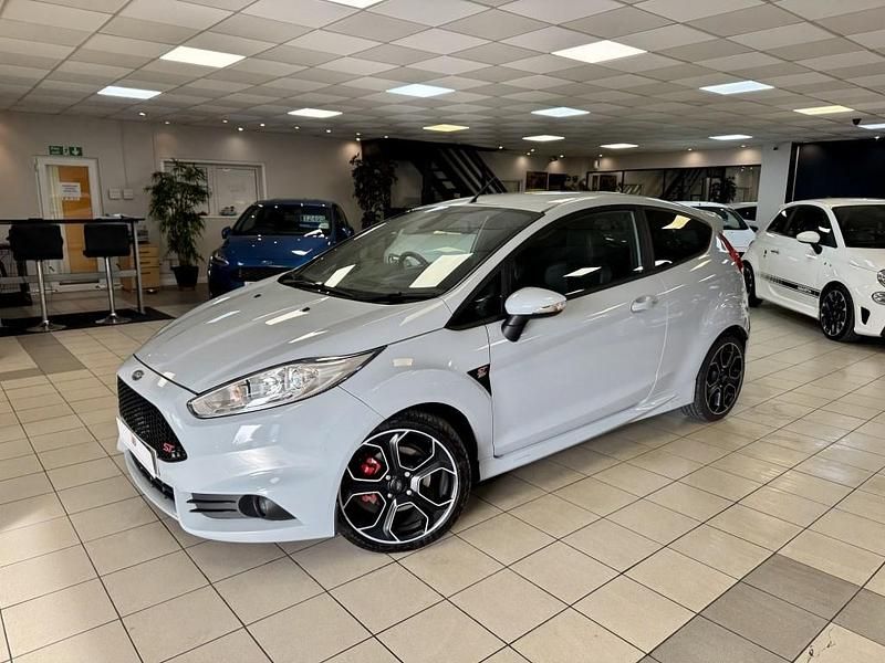 Used Ford Fiesta ST200 200 HP (147 kW) 2017 Grey Hatchback