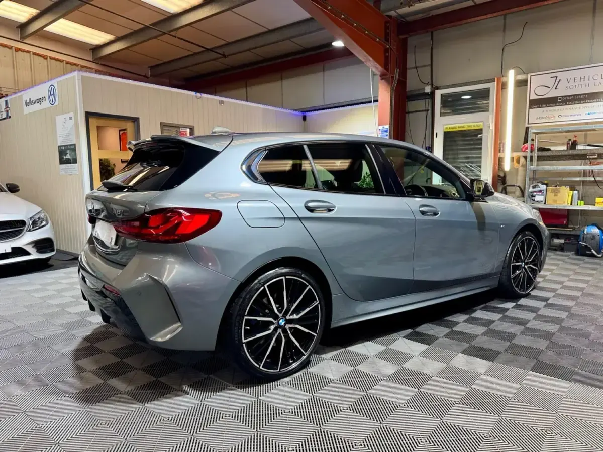 Używany BMW 118 M Sport 2023 Szary Hatchback