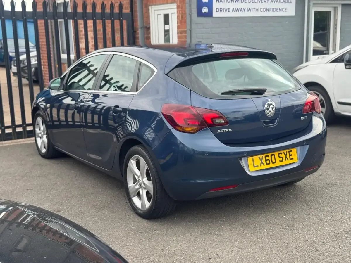 Used Vauxhall Astra SRi 2010 Blue Hatchback