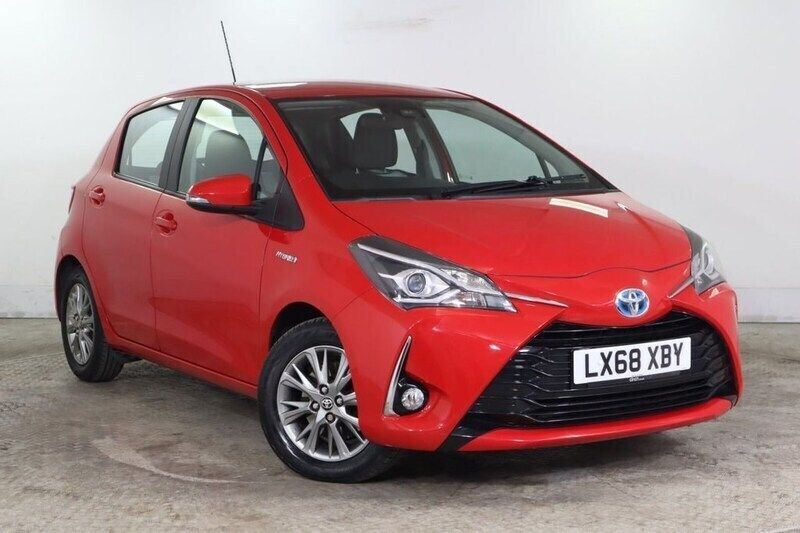 Red Used 2018 Toyota Yaris Hybrid Hatchback | £9,975 (Fair price) - Image 1/4