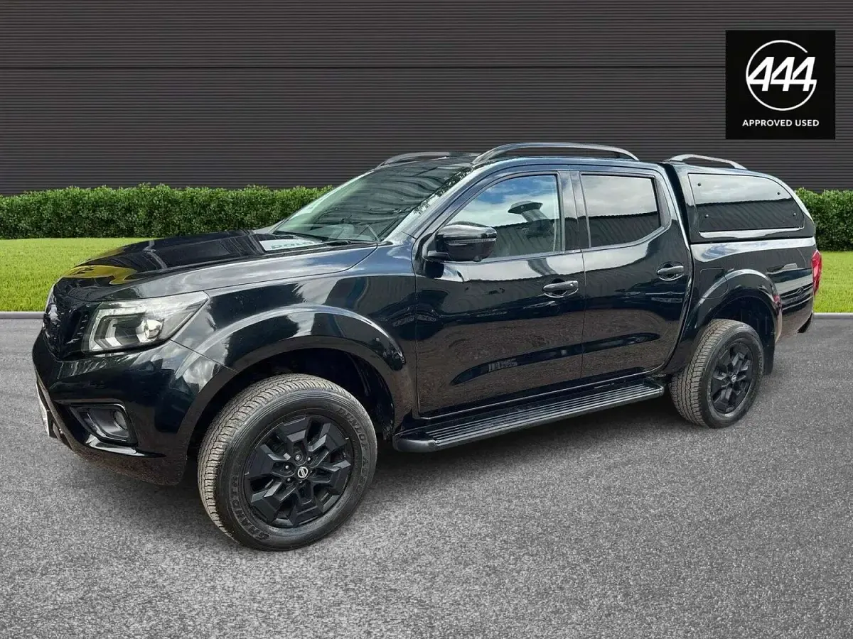 Usado Nissan Navara Tekna 190 CV (139 kW) 2020 Púrpura Pickup/Camioneta