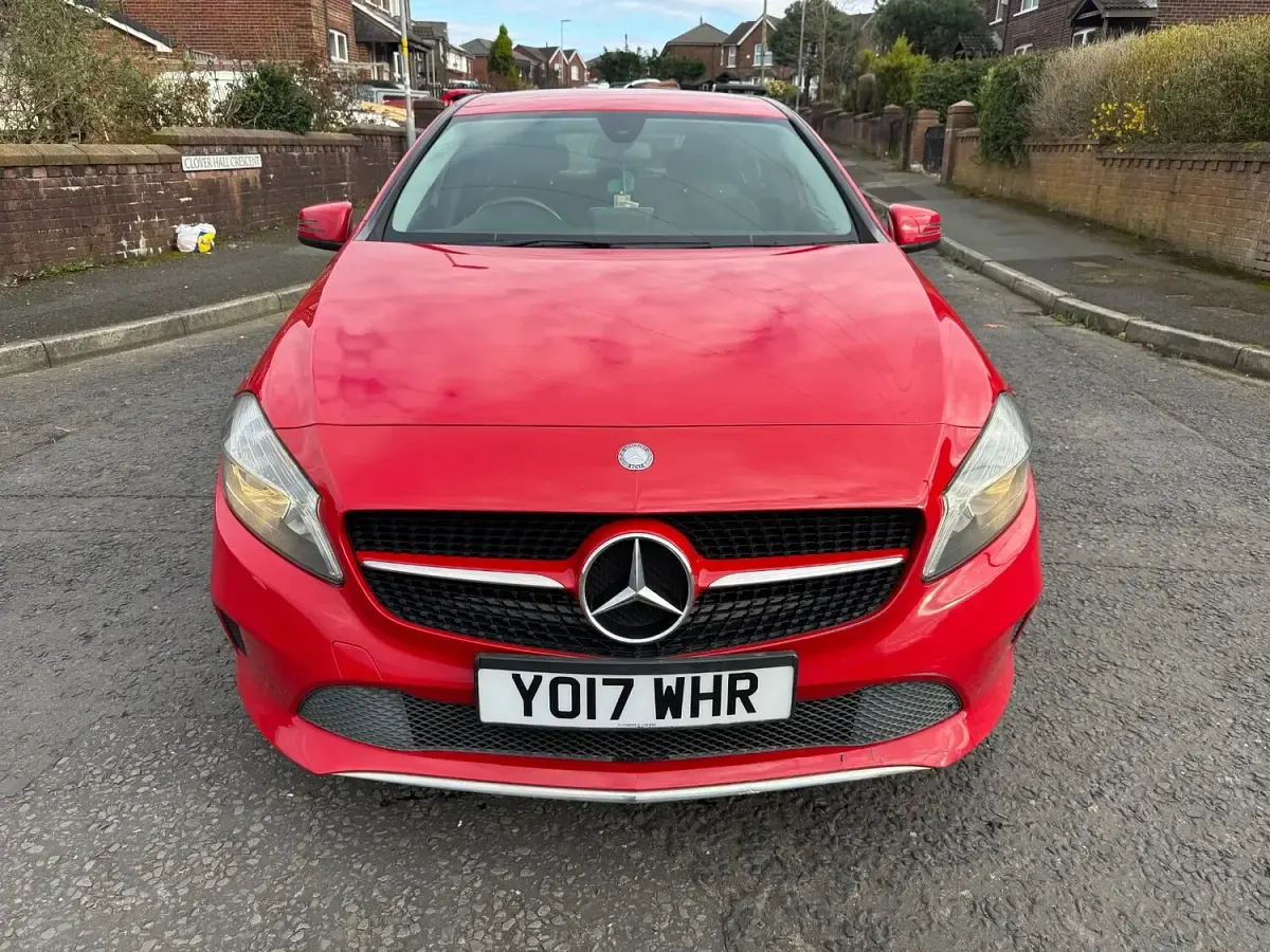 Used Mercedes A160 SE 2017 Red Hatchback