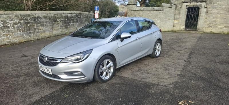 Used Vauxhall Astra SRi 136 HP (100 kW) 2016 Silver Hatchback