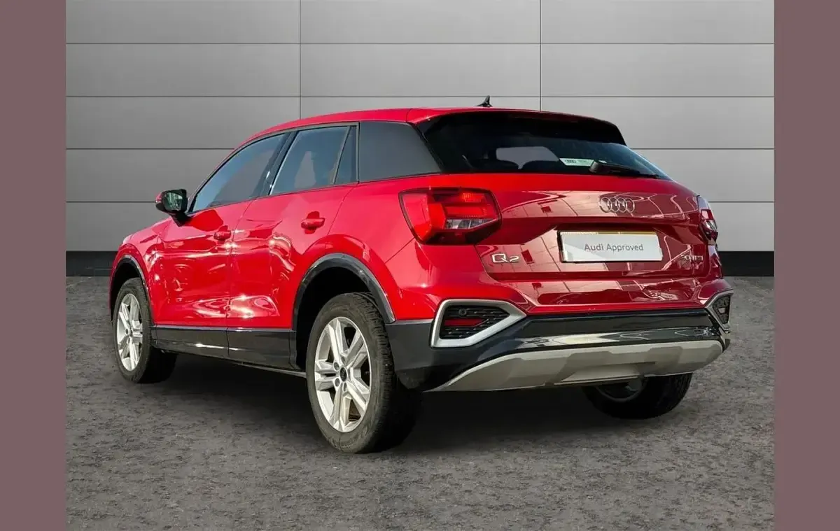 Used Audi Q2 Sport 113 HP (83 kW) 2024 Red SUV