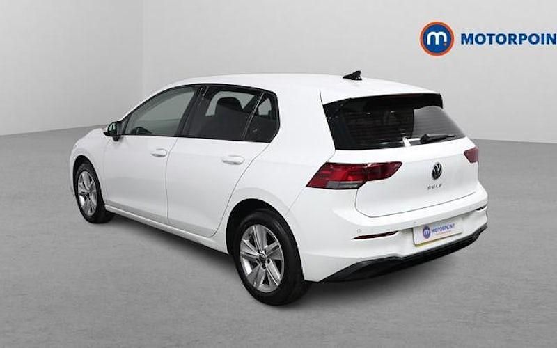 Second-hand VW Golf VIII Life 110 CP (80 kW) 2024 Hatchback