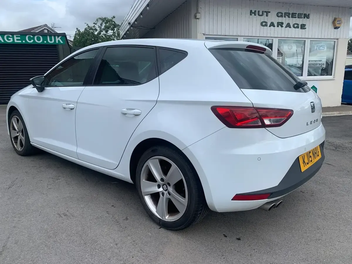 Used Seat Leon FR 150 HP (110 kW) 2015 White Hatchback