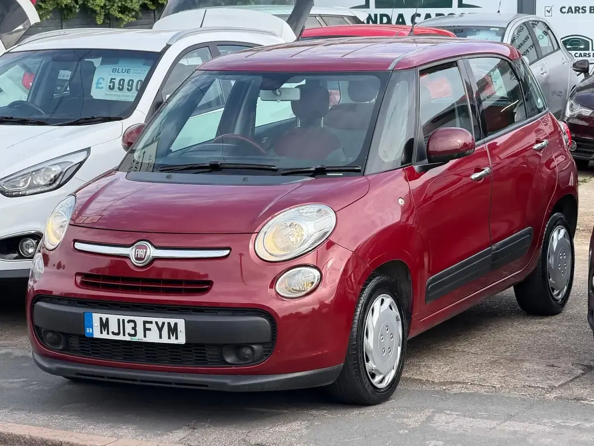 Used Fiat 500L Easy 85 HP (62 kW) 2013 Red MPV