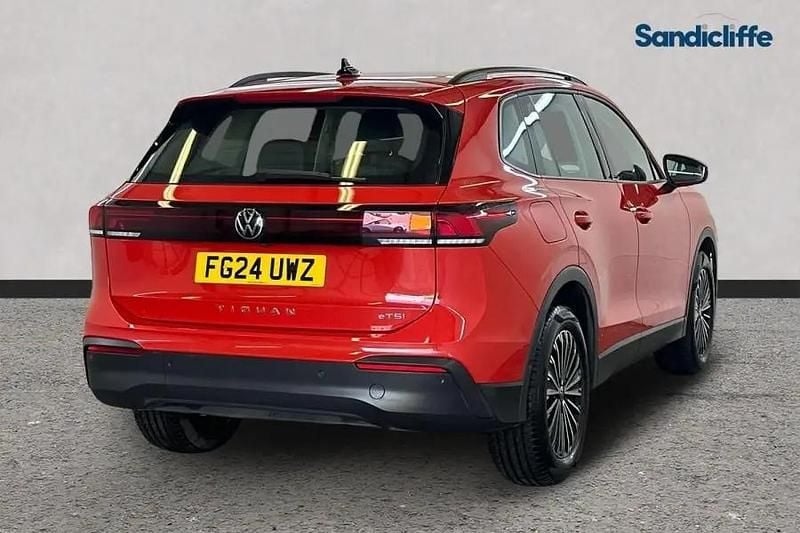 Used VW Tiguan Life 150 HP (110 kW) 2024 Red SUV