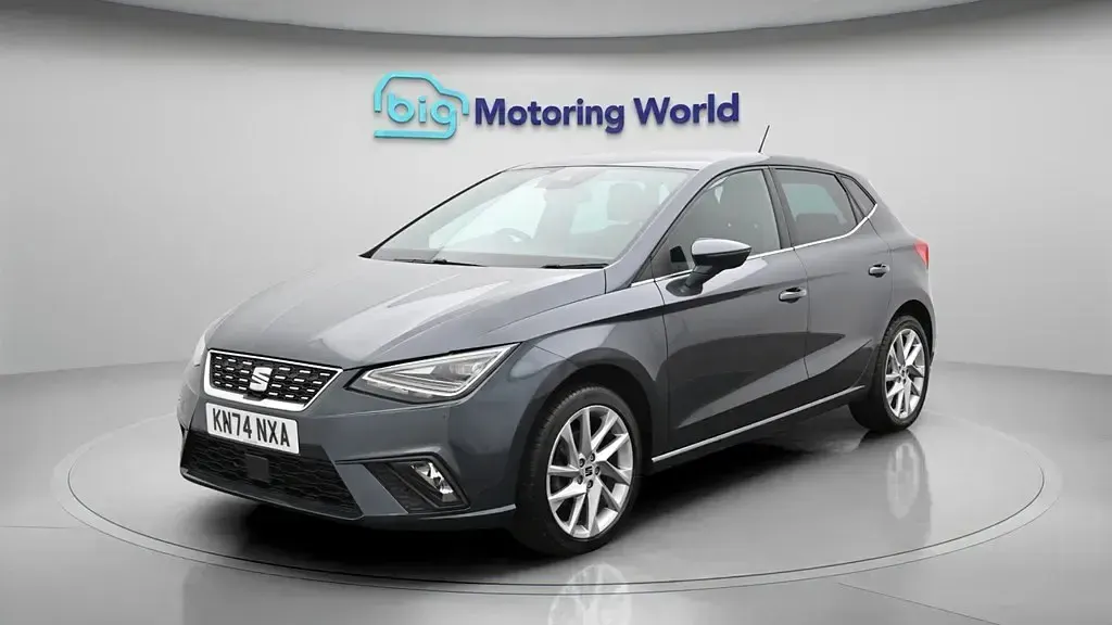 Usado Seat Ibiza XCELLENCE 115 CV (84 kW) 2024 Gris Utilitario