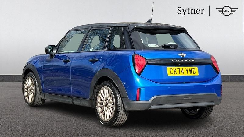 Used Mini Cooper Hatch 154 HP (113 kW) 2024 Blue Hatchback