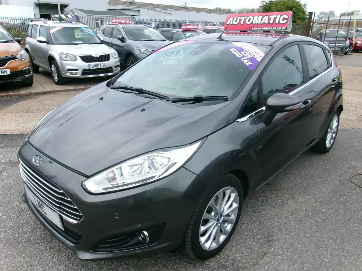 Used Ford Fiesta Titanium X 100 HP (73 kW) 2016 Grey Hatchback