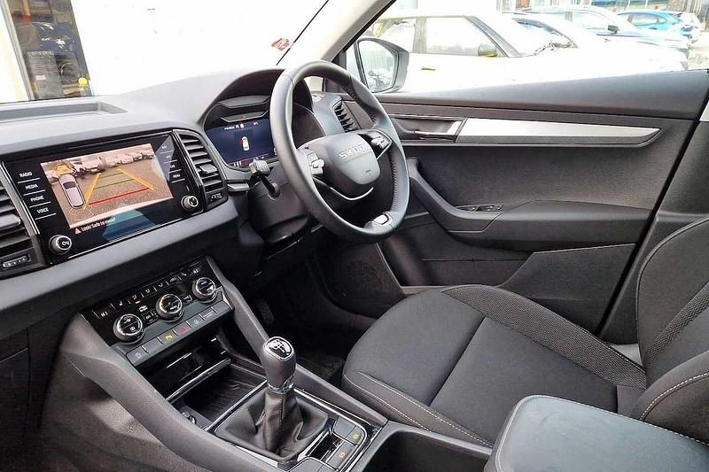 Used Skoda Karoq SE 150 HP (110 kW) 2025 White SUV