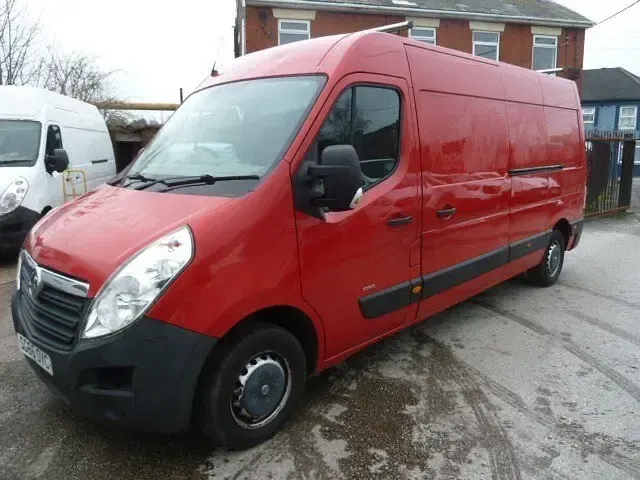 Used Vauxhall Movano 110 HP (80 kW) 2016 Red MPV