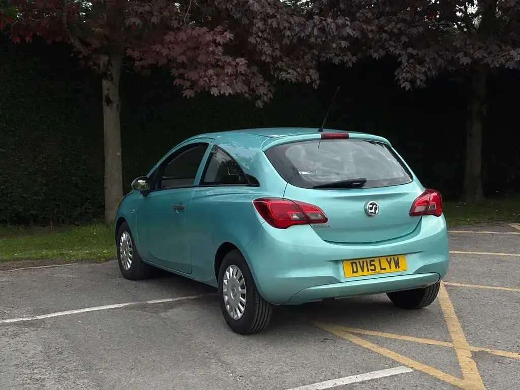 Used Vauxhall Corsa 70 HP (51 kW) 2015 Green Hatchback