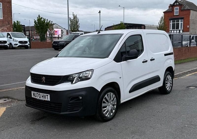 Used Peugeot Partner 100 HP (73 kW) 2020 White MPV