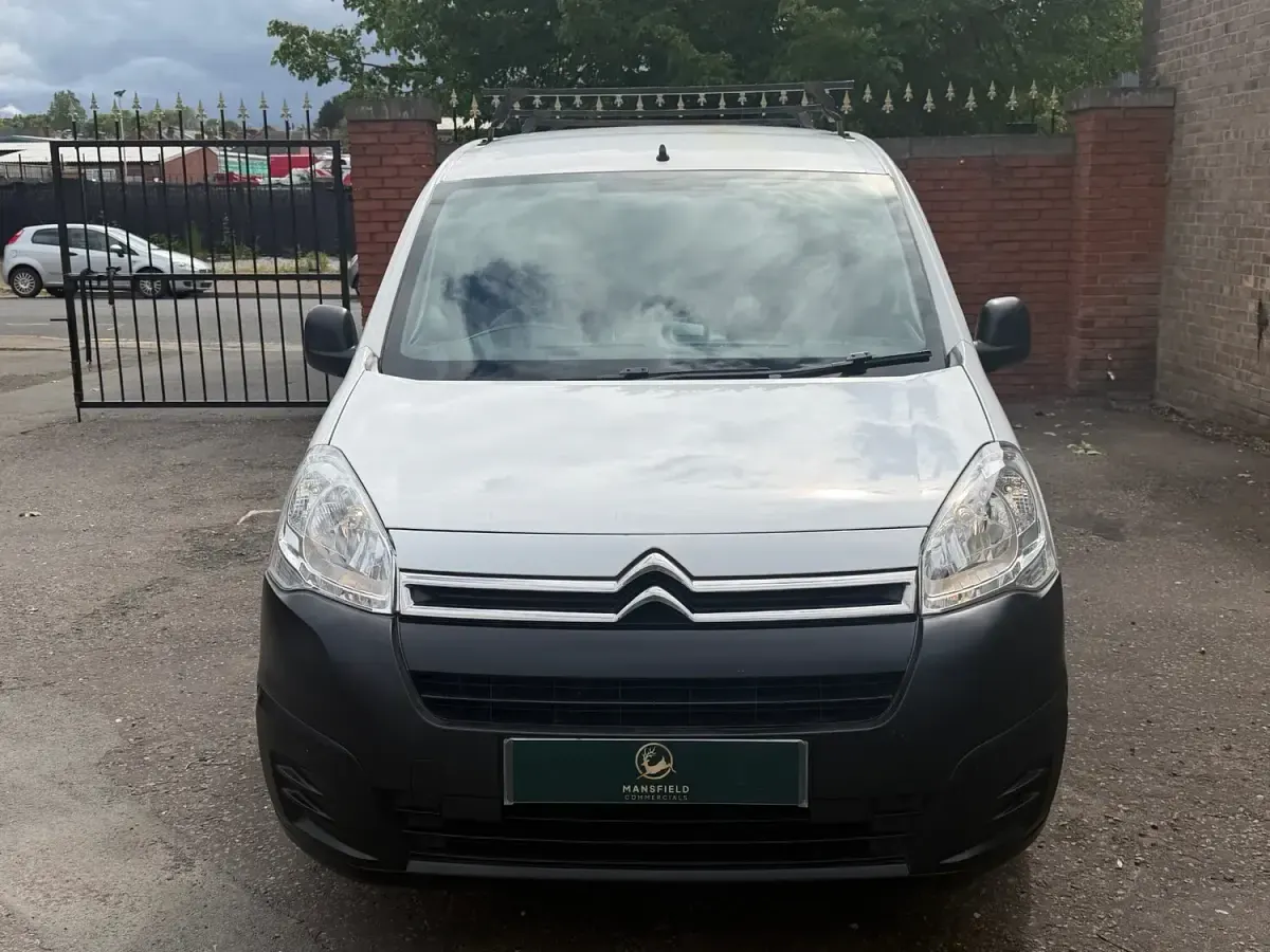 Used Citroën Berlingo 100 HP (73 kW) 2016 White MPV